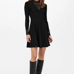 Only Spitzenkleid »ONLNELLA L/S LACE MIX DRESS« 12 Only Spitzenkleid »ONLNELLA L/S LACE MIX DRESS« -ONLY SHOP 4576df46 7efa 54cb aaea 1146e42aa7a4