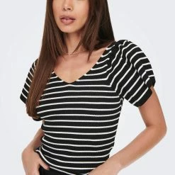 Only Kurzarmpullover »ONLLEELO STRIPE SS BACK V-NECK KNT NOOS« 12 Only Kurzarmpullover »ONLLEELO STRIPE SS BACK V-NECK KNT NOOS« -ONLY SHOP 693e6e2d 161d 5a34 a373 d3e46ad87f73