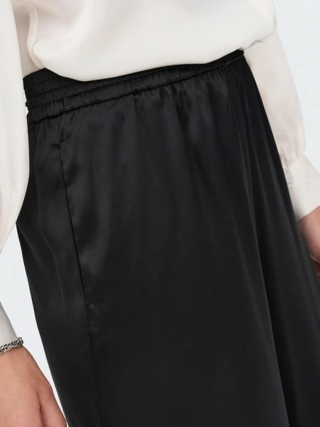 ONLY Hose ONLVICTORIA SATIN PANT NOOS WVN, Black 8 ONLY Hose ONLVICTORIA SATIN PANT NOOS WVN, Black – Bild 6