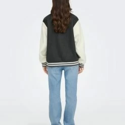 ONLY Jacke ONLSILJA LIFE BOMBER JACKET CC OTW, Directoire Blue/+Sleeve Cloud Dance 11 ONLY Jacke ONLSILJA LIFE BOMBER JACKET CC OTW, Directoire Blue/+Sleeve Cloud Dance -ONLY SHOP a09c08ec cb96 ac9e a414 156fb8ee7ab5 600x600