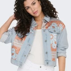ONLY Jacke ONLCAMILLE LS PATCH DNM JACKET CRO, Light Blue Denim -ONLY SHOP a09c08ec cb96 ac9e a414 166fac604b15 600x600