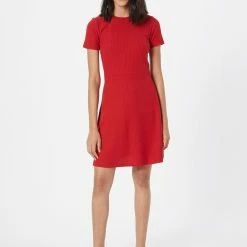 Only Sommerkleid »EMMA« (1-tlg) 10 Only Sommerkleid »EMMA« (1-tlg) -ONLY SHOP b5175fce dbb7 51fe 8c95 3d4bbbc2a2ba scaled