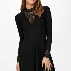 Only Spitzenkleid »ONLNELLA L/S LACE MIX DRESS« 15 Only Spitzenkleid »ONLNELLA L/S LACE MIX DRESS« -ONLY SHOP dd378f32 4741 5cda 9b38 2ced1658c450